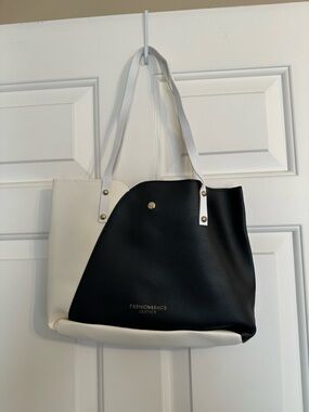 Fashion&Bags Two-Tone Black and White Leather Tote